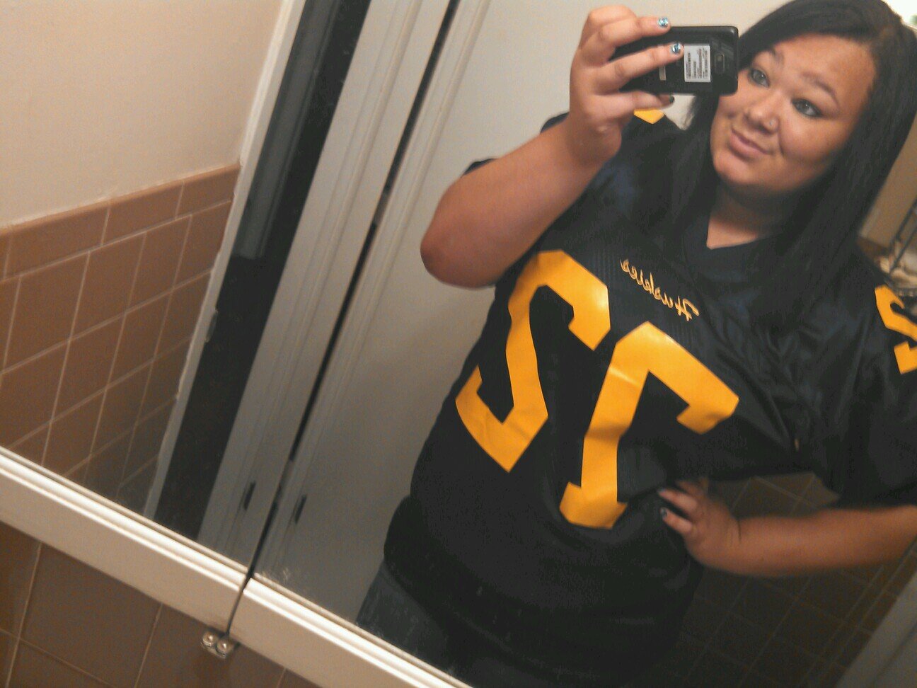 DReimuth's profile picture. Ig:lovergurldee   Kik:lovergurldee       Imma Highland Varsity Cheerleader