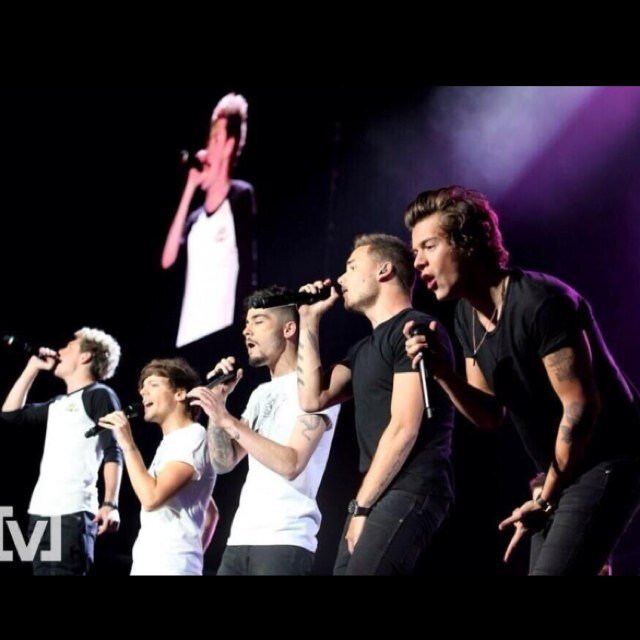 LET ME LOVE YOU. 1D 5SOS And THE VAMPS! 7/5/13 and 7/6/13 concerts