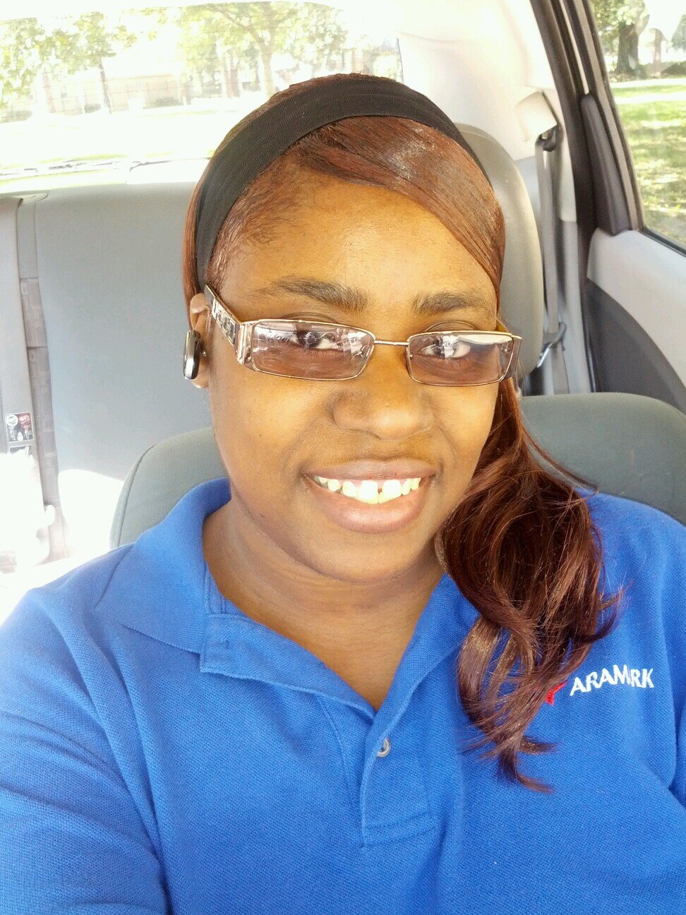 I only date women I love to put my arms around A woman hold her tight give her a nice kiss!!!!