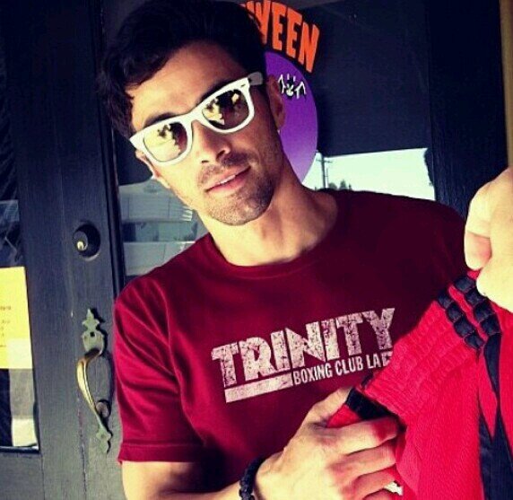 _TeenMichael_'s profile picture. Looking after my little brothers since dad left. [Jay 18+ RP]