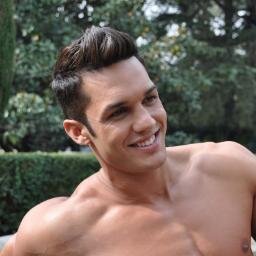 Canarias y Cádiz.Uno con un perfecto acento y otro con mucho arte,perfectos. @AlbertoSantana_ @AlexGuijoRomero