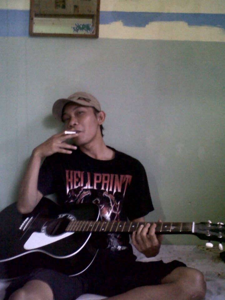 KundratThea's profile picture. budak sekeloa