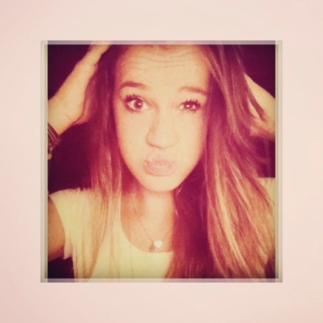 • smile , its worth it :) •