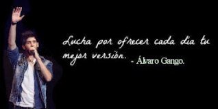 Disfruto cada momento sea bueno o malo. Vivir la vida a mi manera junto a personas que merece la pena, vale mucho. I ❤ music! I @AurynOficial!