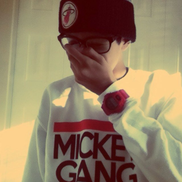 illuminatti_kid's profile picture. 17 | instagram @idgaf_getouttamyface