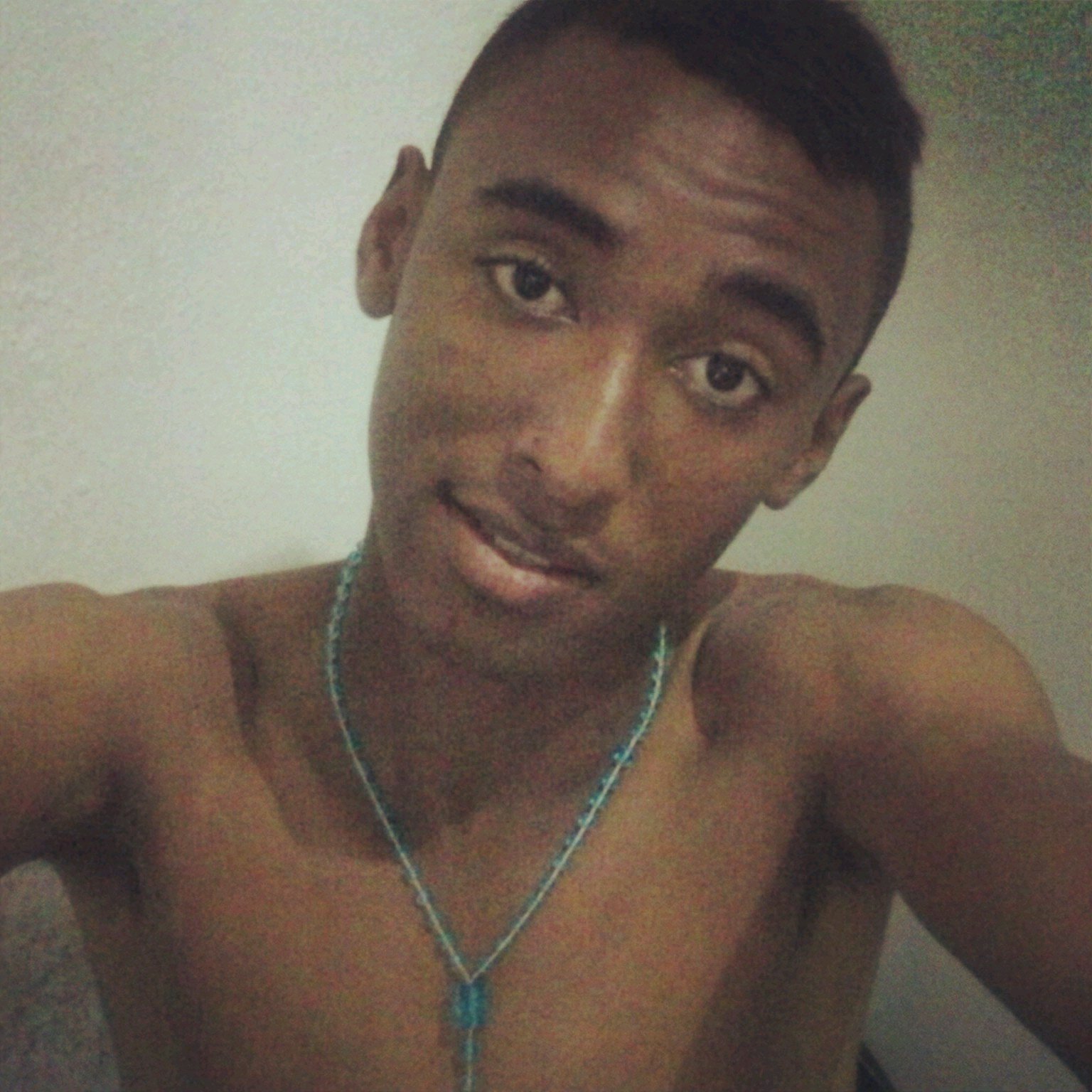 tenho 16 ano, corinthiano, viciado em pc e video game. me segue, que eu sigo de volta!!!