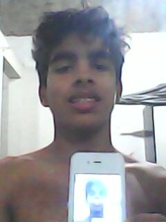 amo o palmeiras. sou um cara romântico
sincero. dizem que sou engraçado
eu busco um (amor). gosto de desafios...