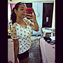 Estudante :S, e flamenguista ♥, e sagitariana u.u      -Prefiro ser grossa e sincera do que simpática e falsa.