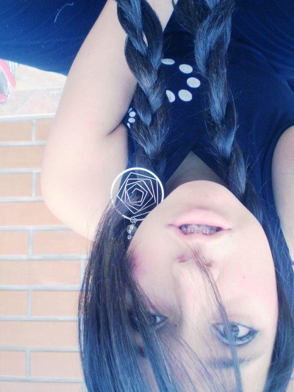 ~Amizadee é tudooo!Quando eu mais precisei de vc,vc estava akii do meu laadoo me apoiando e me dando forças para lutar!! Te amuuu @aa_tal_da_naty akii