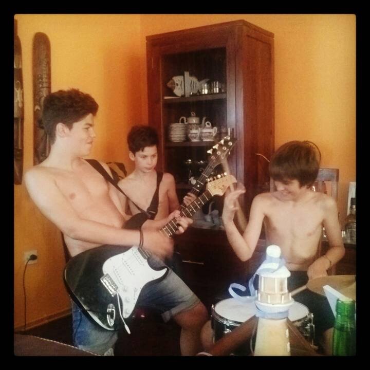 Skater,drummer y amante de la música Funk