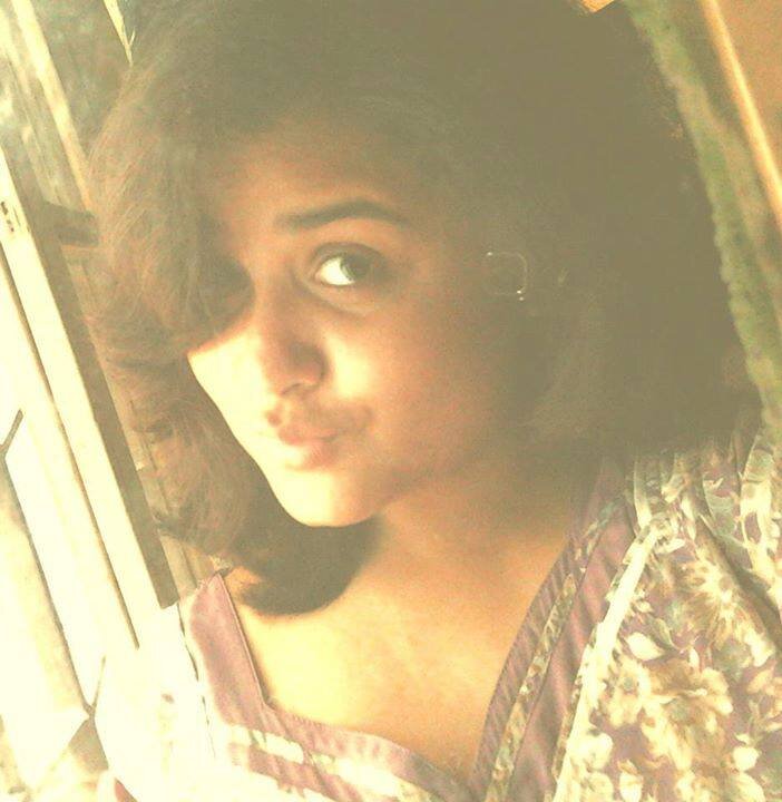 love me & i'll love u back!!Xx ;)