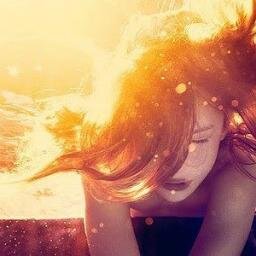 Quando penso molti credono che rifletta sul futuro,ma la verità è che ho vissuto così tante vite che non posso fare a meno di perdermi tra i ricordi. #Booklover