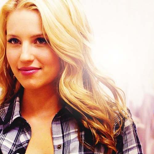 Hiya! Name's Mackenzie, or Kenzie. I'm probably, most likely, gonna try to win your trust and give you advice. Just a heads up. (Single, 18, RP, Cheerleader)