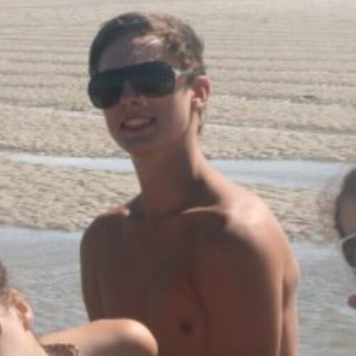 18 y/o • tegelen • SVB • insta: knippy96 •
I'm so cool with my awesome big tits •