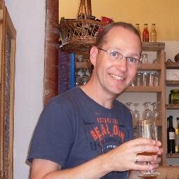 Docent Aardrijkskunde,
hou van hardlopen
vele soorten muziek