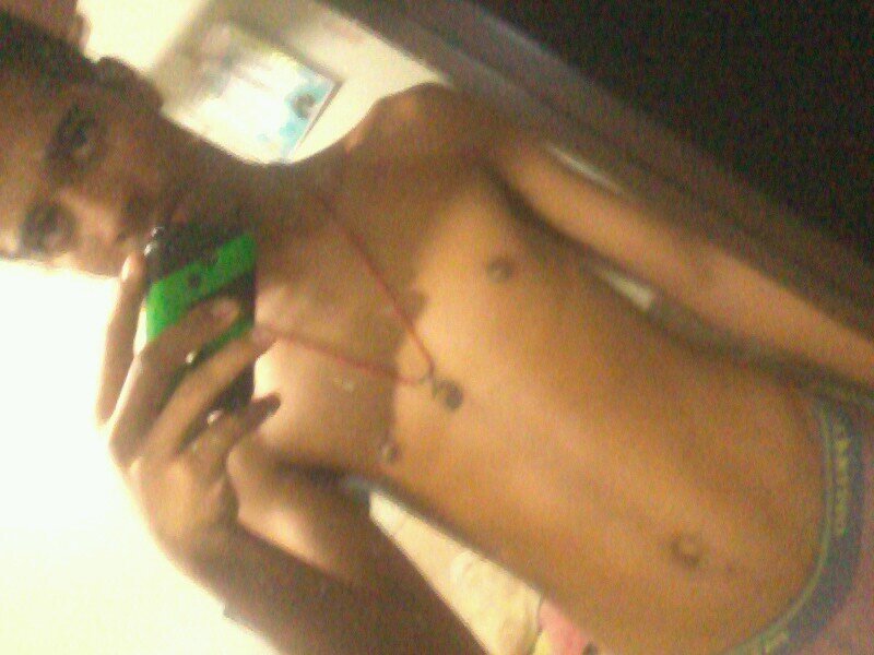 I AM FOREVER ALONE FOREVER
me mantengo al margen de todo
aunk soy arriesgado en muchas cosas
sigume y te seguire