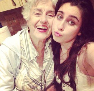 BettahThanYuh's profile picture. Just sitting in the dark, thinking 'bout the time we met, and wondering when it'll happen again, ya know?