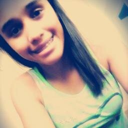Tenho 20 anoos , to namoorandoo o @GuuSouzaOFC , ee soou muito feliiz  *-*
