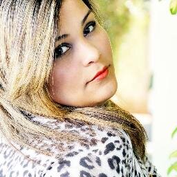 As belas flores nascem após os rigorosos invernos ! Não tenha medo das dificuldades da vida, pois elas podem lhes trazer grandes jardins.