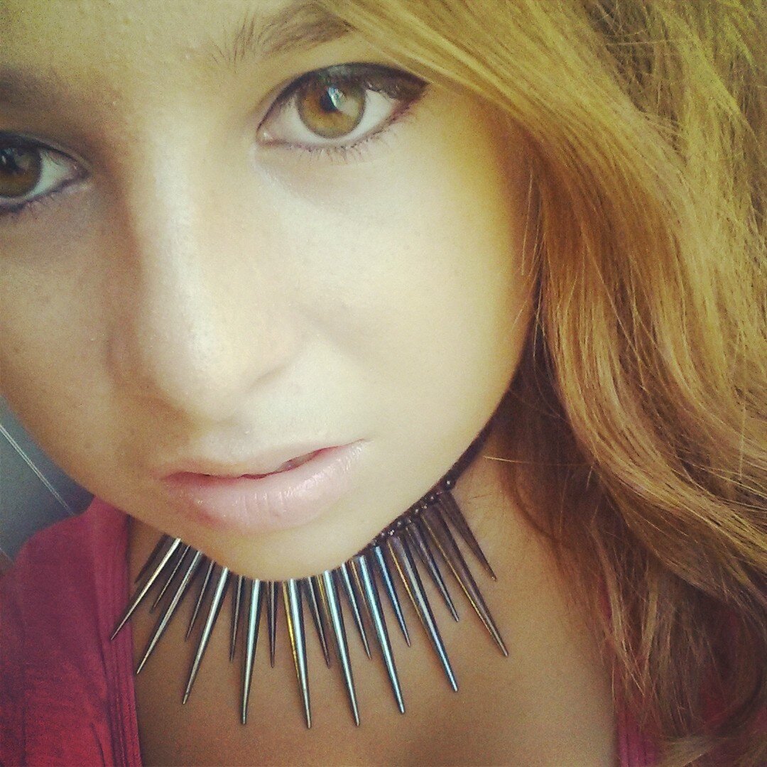 heeey:) Im Ali 17 and immm awesomeeeee woohoooo :D