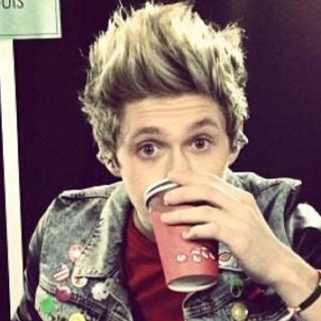 free follow frome @SuchGinger ILOVEYOUU stay fab!