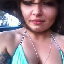Hola. He oido a tu cuerpo llamarme desde el otro lado del salon.