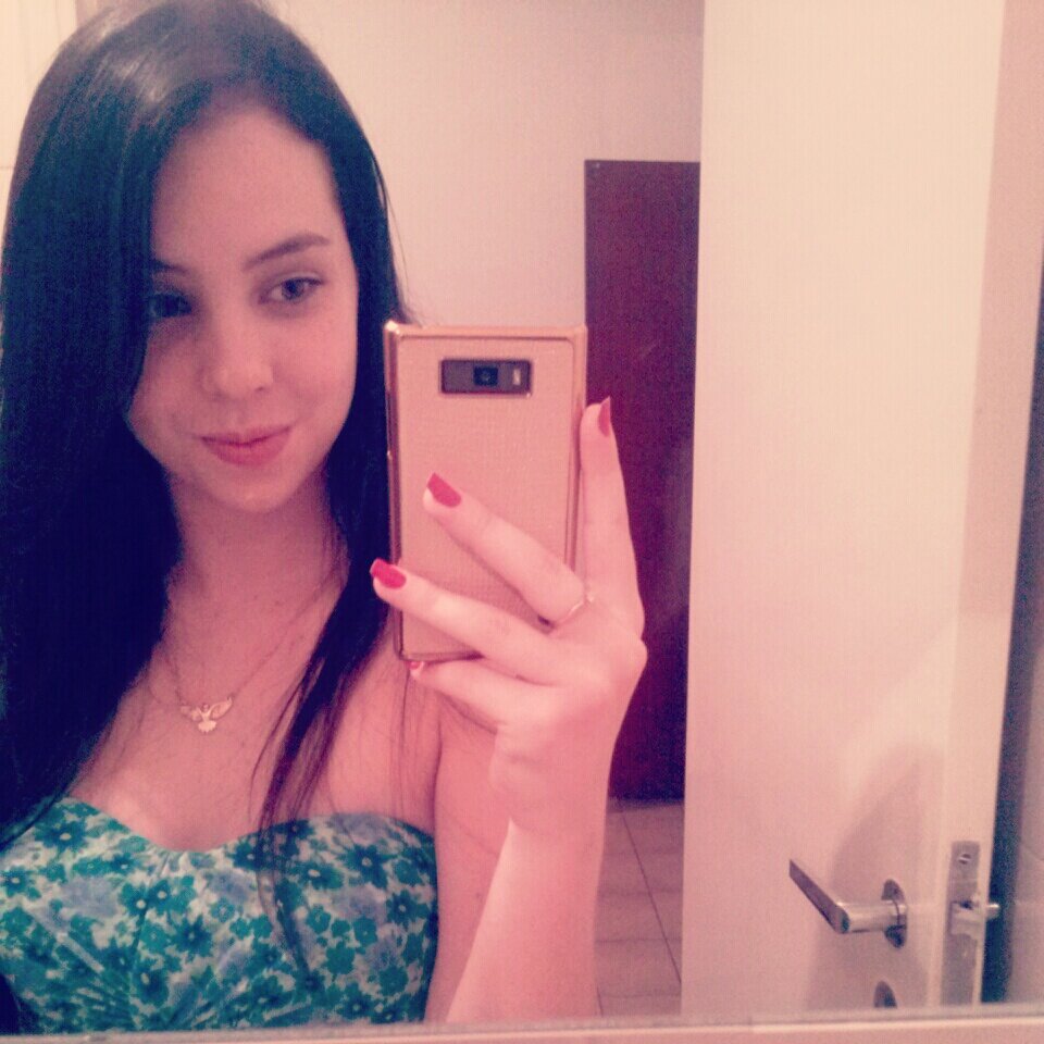 Lembre-se que amanhã pode ser muito tarde. Muito tarde para perdoar, pra dizer 'eu te amo', muito tarde pra dizer volte pra mim... Não leve a vida tão a sério.