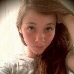 im a trekky,gamer,lover of music and the coast