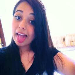 15 anos, sagitariana,brasileira :)