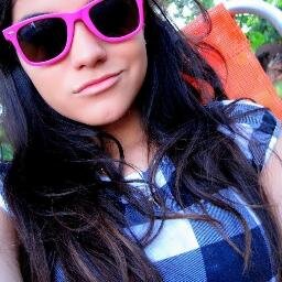 Amo futebol,pizza, praia ... não necessariamente nessa ordem ;D