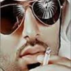 تنساب تلك القطرات .....من بين اصابعها كأنها تداعبها
...لتسري بكامل جسدهاقبلته بحرقه
....فقبل ثغرها..حين تنظر اليه مبتسمةً