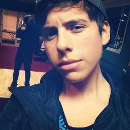 mis cantantes favoritos son @matthunter123 , @arianagrande , @cherlloyd , @sammisanchez me sigue matt y ryan y me gustan los caramelos!!!