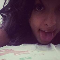 Sou Belieber Selenator e tenho mais 2 twitters !!
se quiser procurar é allana drew e o outro eu n sei !
https://t.co/MzWf1UnRHL
