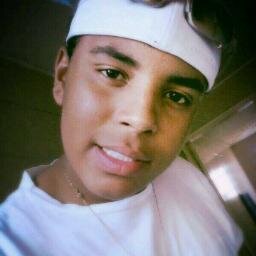 Ousado & Alegre ! Não se iluda no meu sorriso , pois a maldade está na minha mente . ;) haha segue ae ? ;p
 http://t.co/VDvLfRSVNW