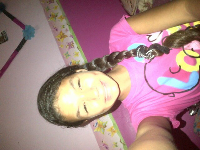 No necesitas, ser perfecta para caerle bien a todo el mundo.! Se como eres econtraras mejores personas en el camino:3 :3