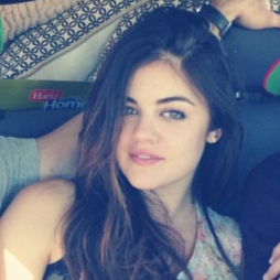 lucyinutil's profile picture. esposa do @ianinutil