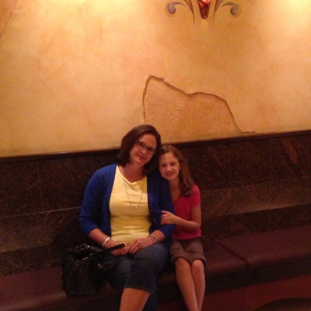 robinmay10's profile picture. 