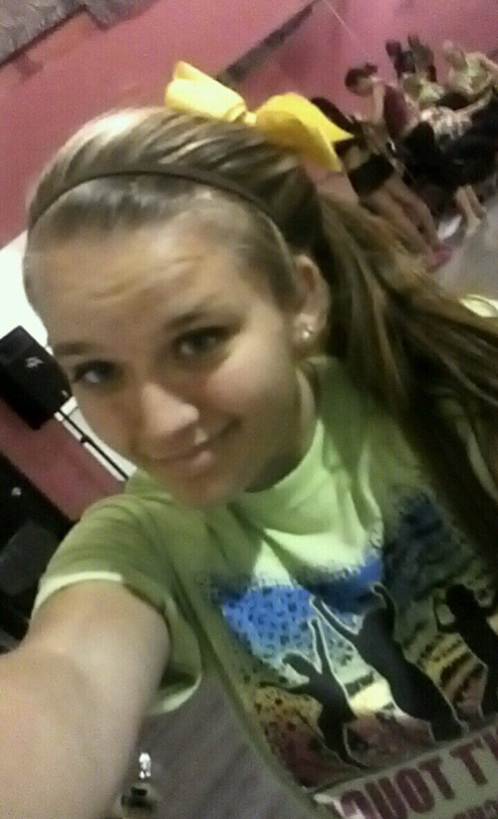 Senior; C/O 2015. Dancer and a softball player. Christan all the wayy. #VCC (: