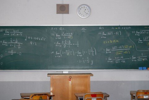 いじめについて保護者様に宛で書いていきます。ブログでも保護者様に見てほしい記事をたくさん載せています。あなたのお子さんのためまずは見てみてください→http://t.co/drPrI7jQkY