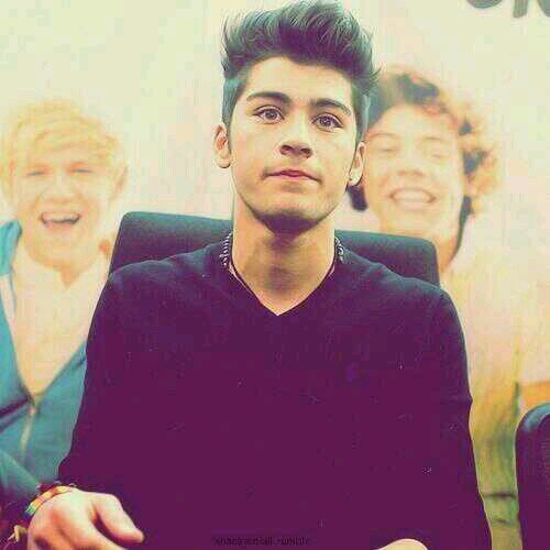 please follow @acidiczarry bc free follow account and ily, u r beautiful don't listen to what anyone else says