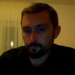 Web developer @ ecx.io, , guitar player at JamIT