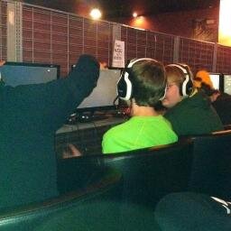 COD Competitive Player, 16 Top 32 UMG