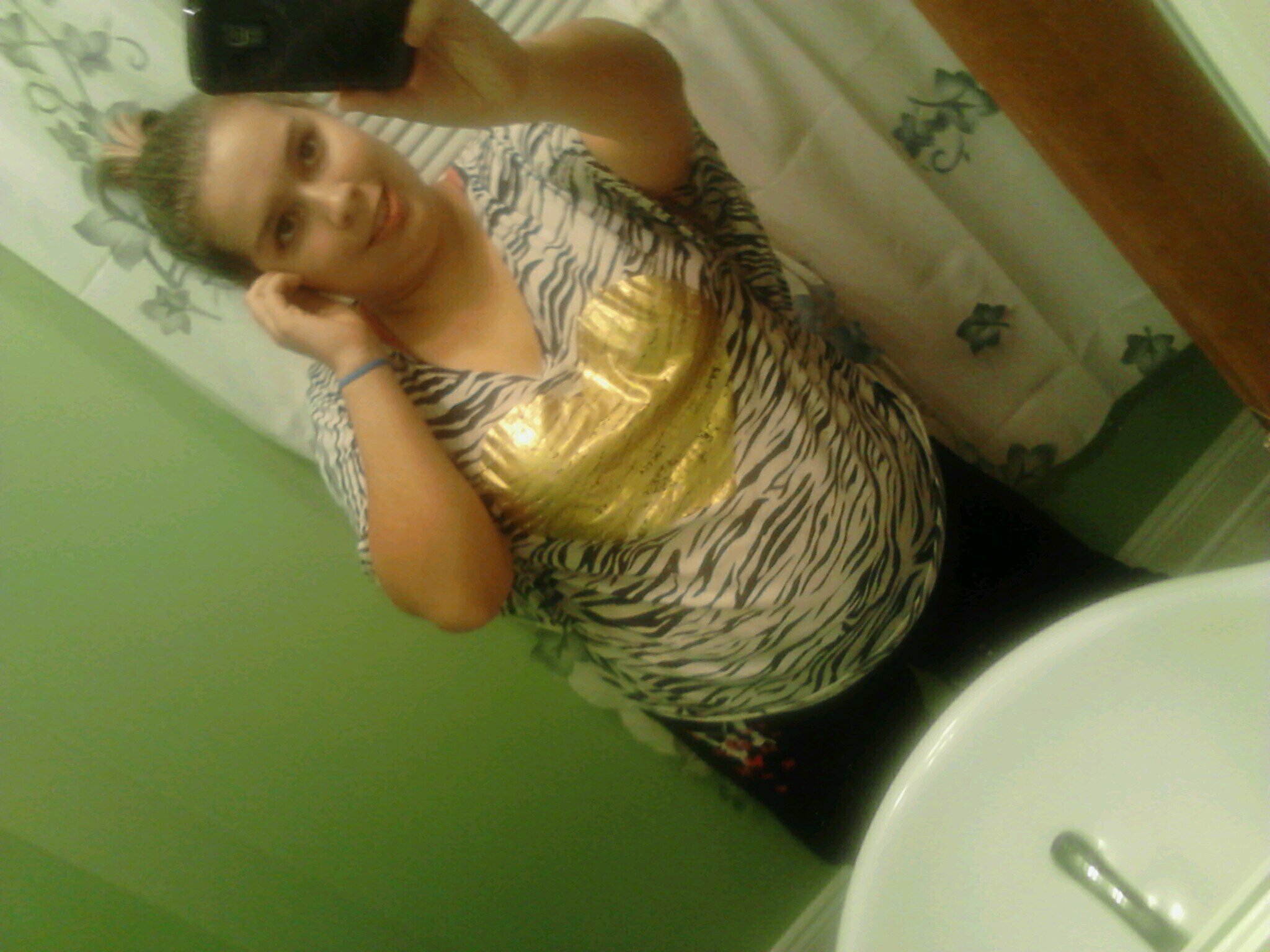 dont judge a book by its cover til you no there hole story.  well kik me at heather_is_awesome19