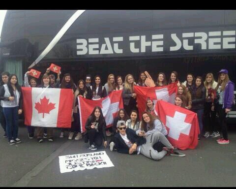 For every show Beliebers buy a m&g ticket to meet their idol.Now we want turn it.Swissbeliebers give Justin a m&g,that he can meet every Swissbelieber.Share it!