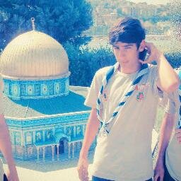 Beyaz Bir meleksin sözlerimdeki tek kişisin seni okadar çok seviyorumki sen sadece benimsin.
