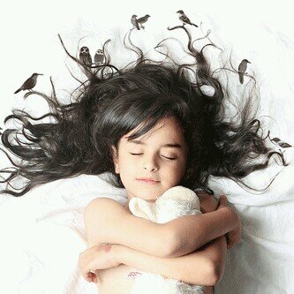 كونوا على ثقة ان هناك رباً اذا سمَع عبده يتضرع اليه ' اهداه اضعاف مَا أراد ♥
