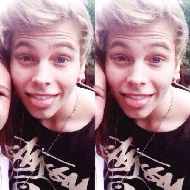 @ooashton gave you a free follow and it would be nice if you followed her back :)