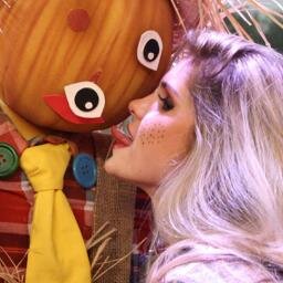 Baby veio pra levar o prêmio que tiraram da Janaína, da Monique e da Nick! love love love....