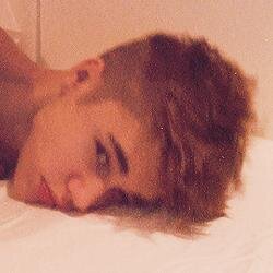 me sigam no @addictsjbieber