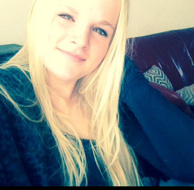 That one person that comes into your life and makes everything a lot better.. You are that person for me! X je mannetje